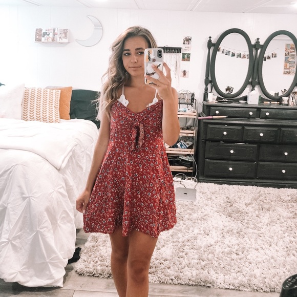 Adorable Floral Dress!! - Picture 4 of 6